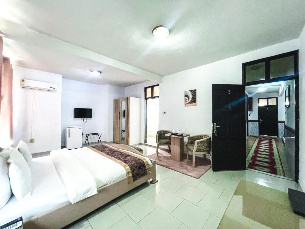 Hill View Hotel Mccarthy Hills Botianaw Bagian luar foto