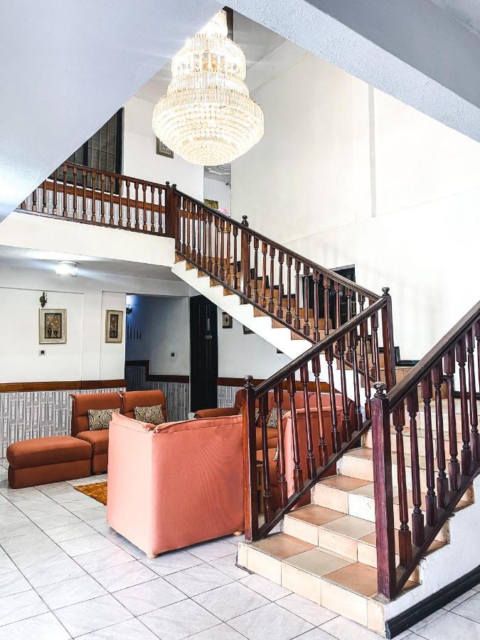 Hill View Hotel Mccarthy Hills Botianaw Bagian luar foto