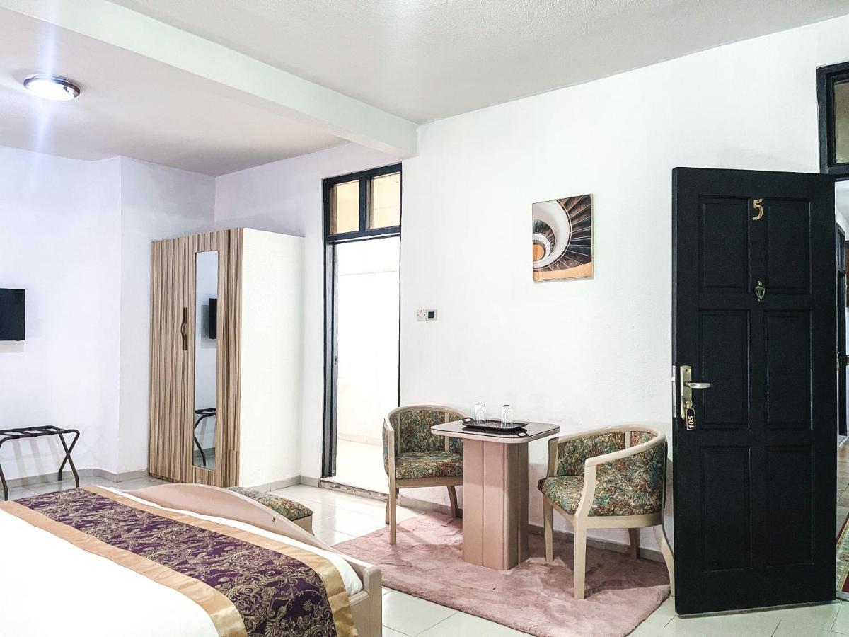 Hill View Hotel Mccarthy Hills Botianaw Bagian luar foto
