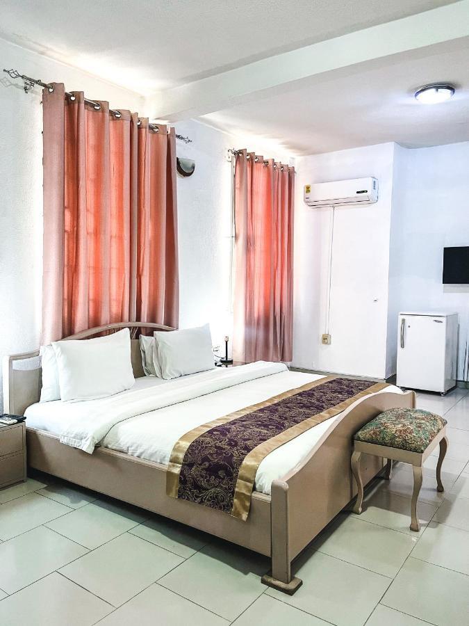 Hill View Hotel Mccarthy Hills Botianaw Bagian luar foto