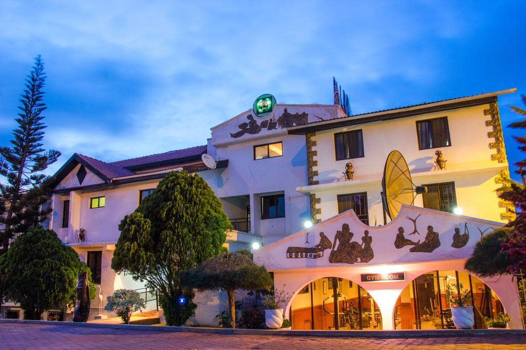 Hill View Hotel Mccarthy Hills Botianaw Bagian luar foto