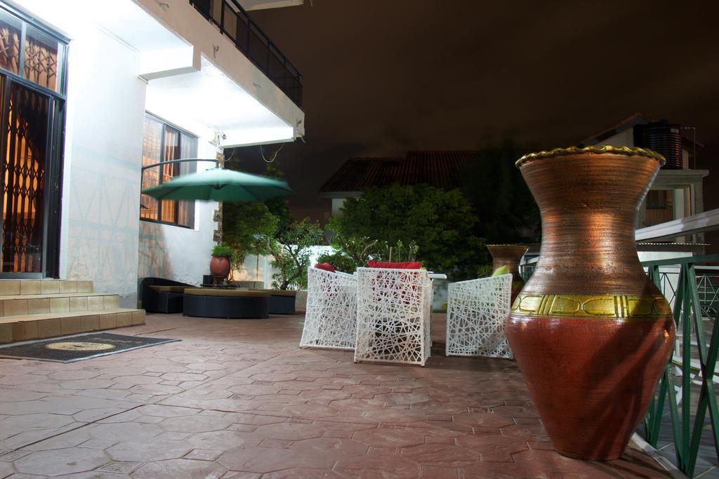 Hill View Hotel Mccarthy Hills Botianaw Bagian luar foto
