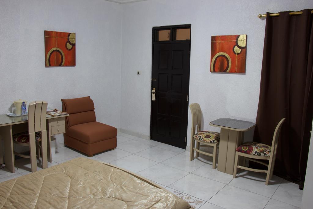 Hill View Hotel Mccarthy Hills Botianaw Bagian luar foto