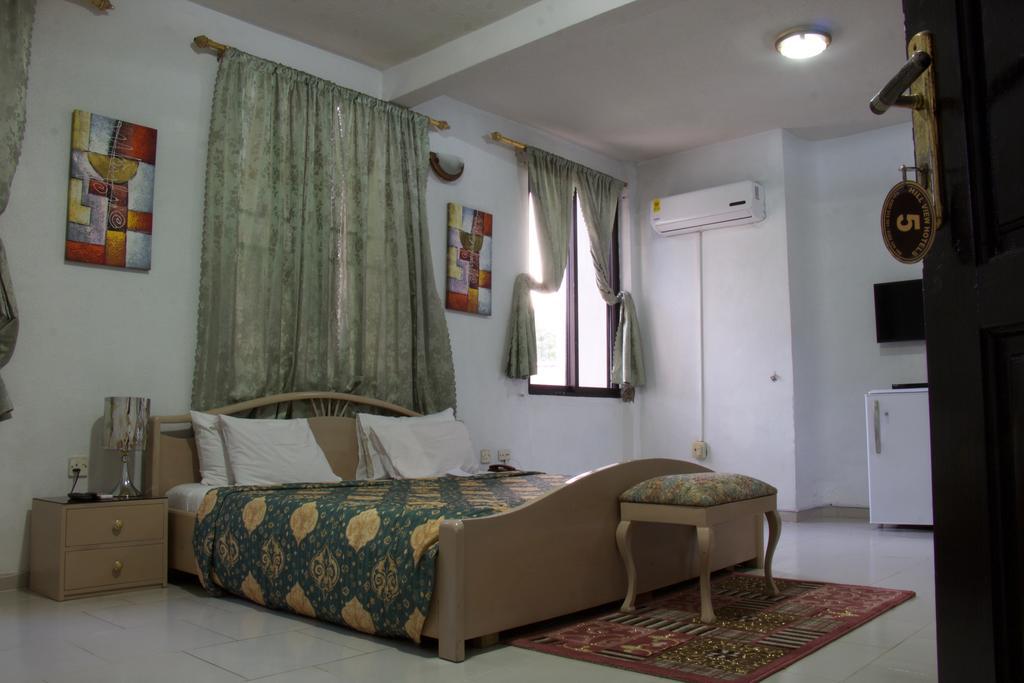 Hill View Hotel Mccarthy Hills Botianaw Bagian luar foto