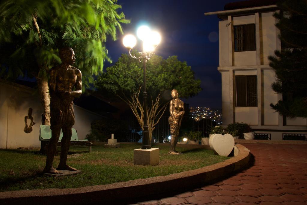 Hill View Hotel Mccarthy Hills Botianaw Bagian luar foto