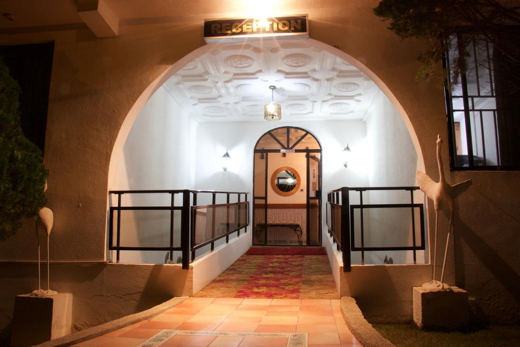 Hill View Hotel Mccarthy Hills Botianaw Bagian luar foto