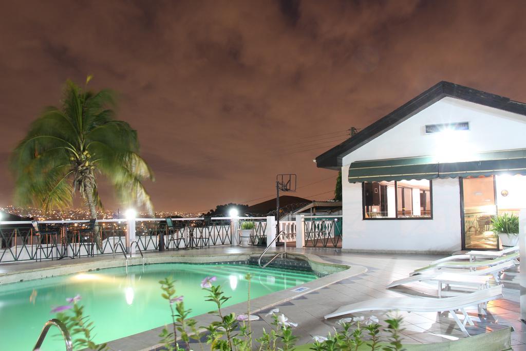 Hill View Hotel Mccarthy Hills Botianaw Bagian luar foto