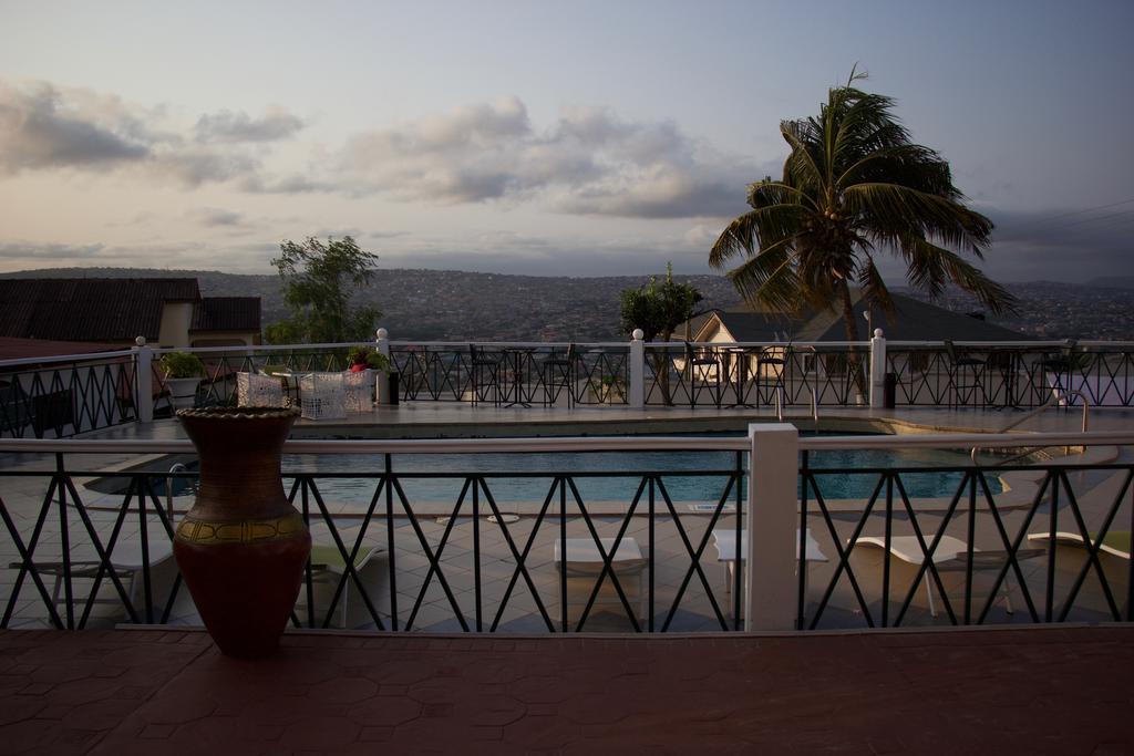 Hill View Hotel Mccarthy Hills Botianaw Bagian luar foto