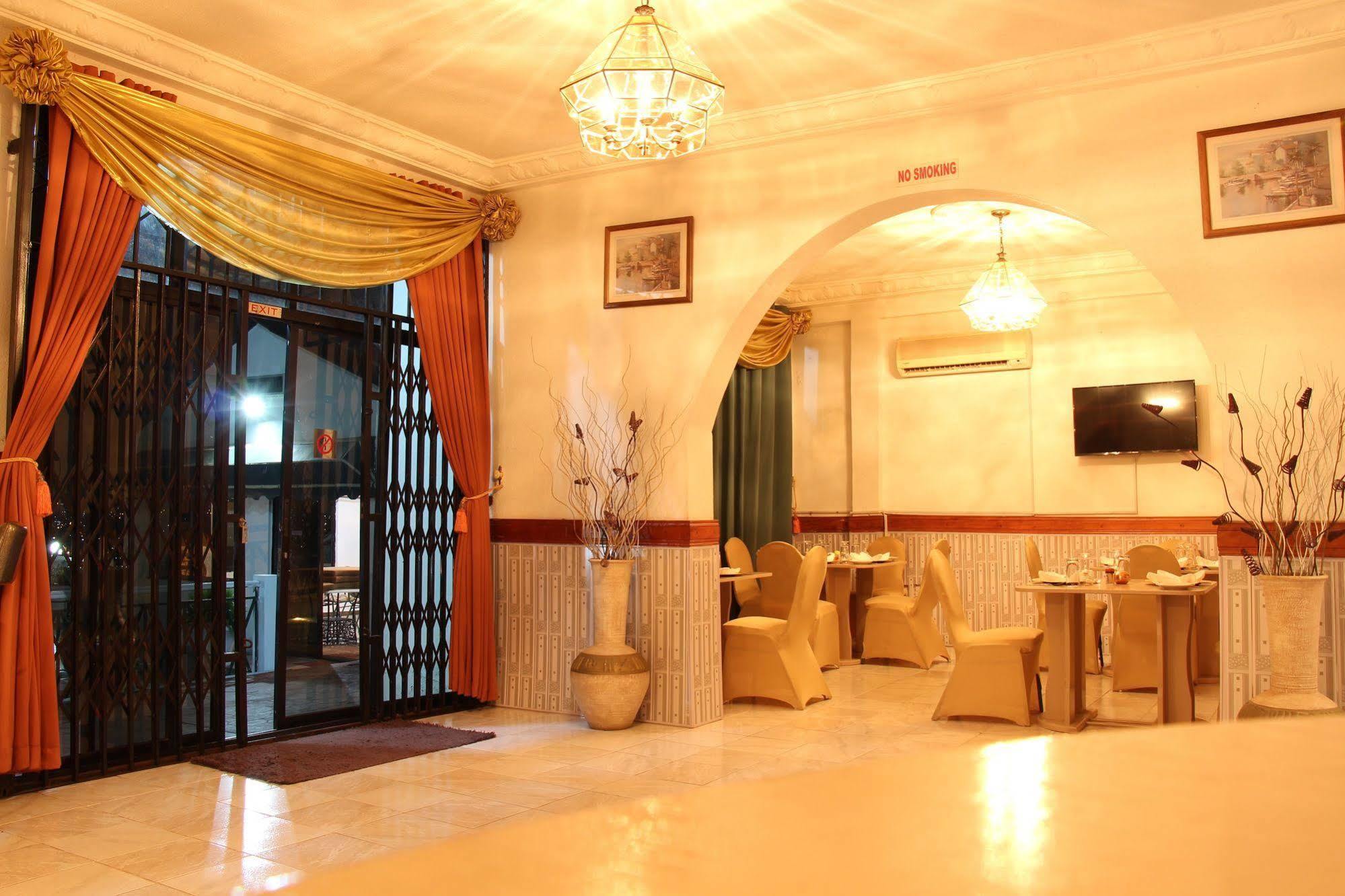 Hill View Hotel Mccarthy Hills Botianaw Bagian luar foto