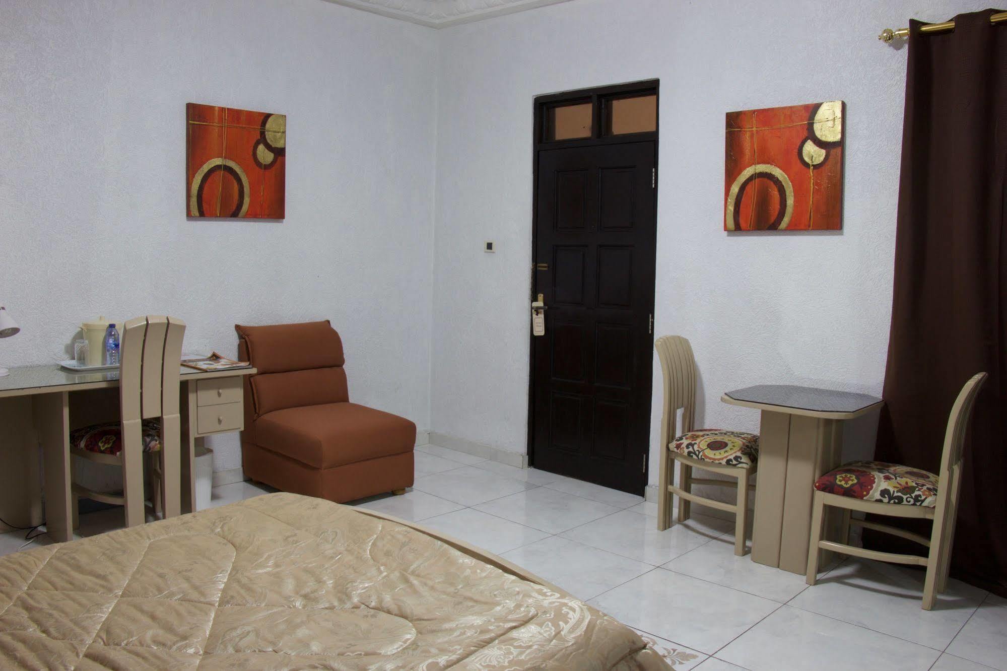 Hill View Hotel Mccarthy Hills Botianaw Bagian luar foto