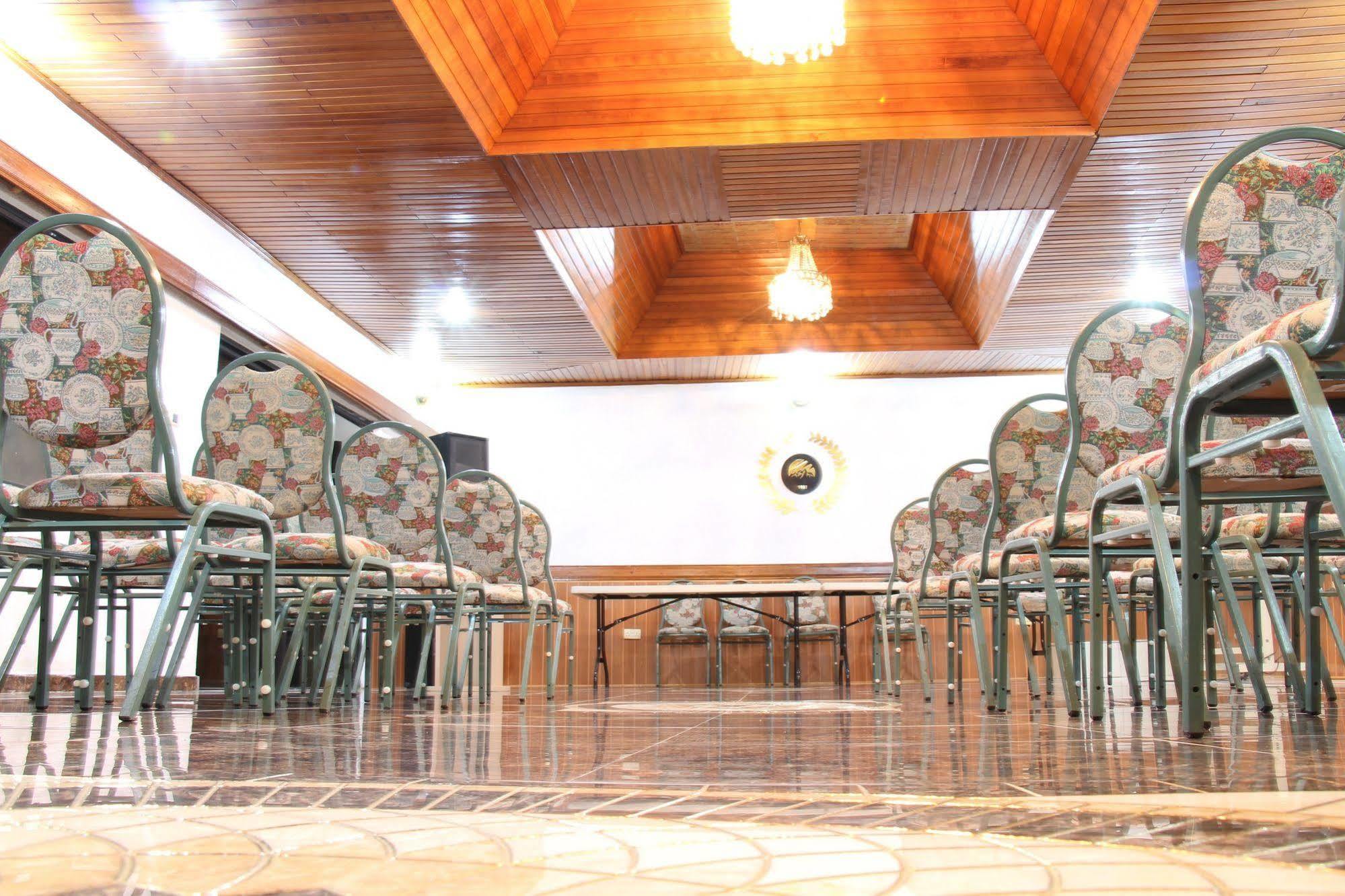 Hill View Hotel Mccarthy Hills Botianaw Bagian luar foto