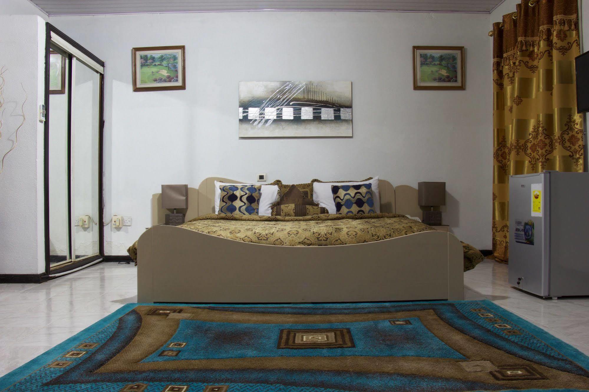 Hill View Hotel Mccarthy Hills Botianaw Bagian luar foto