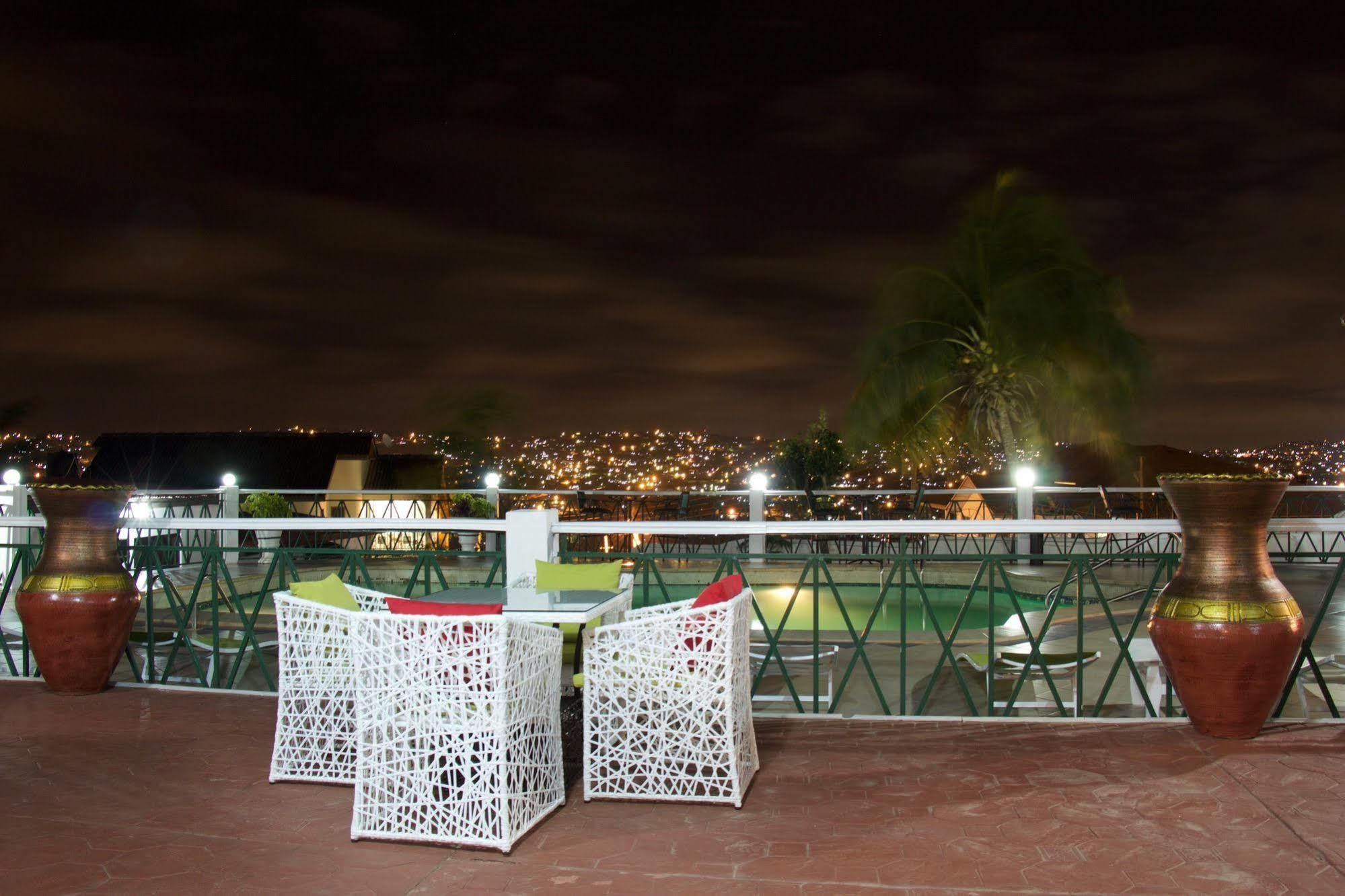 Hill View Hotel Mccarthy Hills Botianaw Bagian luar foto